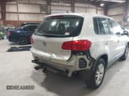 ✅ 2012 Volkswagen Tiguan SE • VIN: WVGAV7AX7CW545197 • Lot: 42480692. Listed on IAAI with 81,335 mi. Free auction sales archive from the USA and detailed vehicle history report at DreamBid. Image 13.