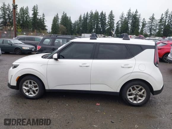 ✅ 2023 Kia Soul LX • VIN: KNDJ23AU8P7842474 • Лот: 43714889. Опубликован ранее на IAAI с пробегом 42 730 миль. Бесплатный доступ к архиву аукционных продаж из США и подробный отчёт об истории автомобиля на DreamBid. Изображение 14.