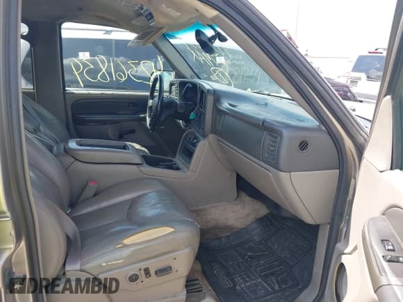 ✅ 2003 Chevrolet Suburban LT • VIN: 3GNFK16Z53G272826 • Лот: 42361834. Опубликован ранее на IAAI с пробегом 286 719 миль. Бесплатный доступ к архиву аукционных продаж из США и подробный отчёт об истории автомобиля на DreamBid. Изображение 5.