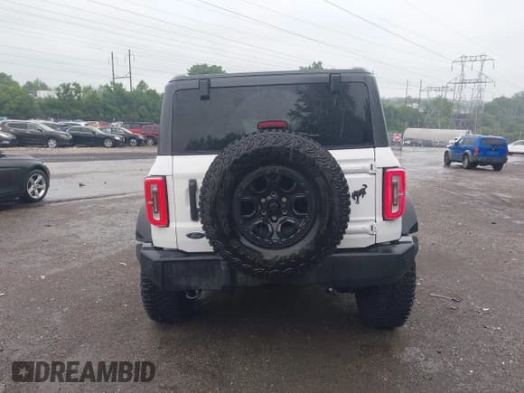 ✅ 2023 Ford Bronco • VIN: 1FMEE5DP6PLB75580 • Лот: 42616341. Опубликован ранее на IAAI с пробегом 23 098 миль. Бесплатный доступ к архиву аукционных продаж из США и подробный отчёт об истории автомобиля на DreamBid. Изображение 17.