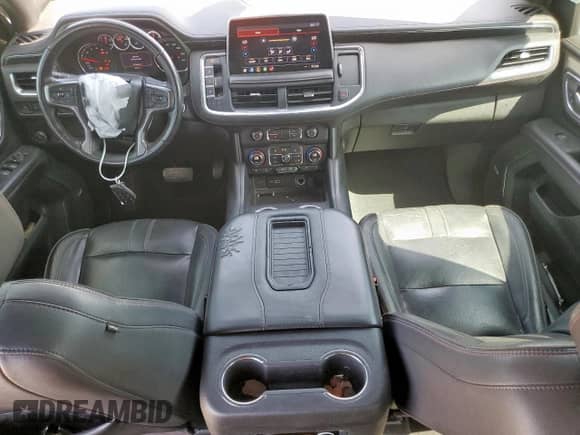 ✅ 2021 Chevrolet Suburban RST • VIN: 1GNSCEKD2MR379573 • Lot: 67044175. Wystawiony na Copart z przebiegiem 126 866 mil. Bezpłatny archiwum sprzedaży aukcyjnych z USA i szczegółowy raport historii pojazdu na DreamBid. Zdjęcie 8.