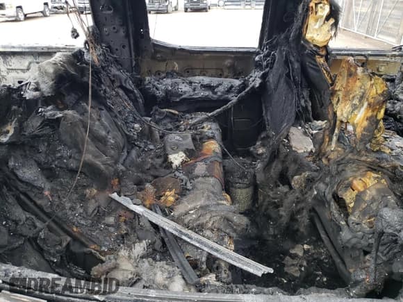 ✅ 2024 GMC Sierra 1500 AT4X • VIN: 3GTUUFEL9RG137071 • Лот: 51916395. Опубликован ранее на Copart с пробегом Не указан. Бесплатный доступ к архиву аукционных продаж из США и подробный отчёт об истории автомобиля на DreamBid. Изображение 10.