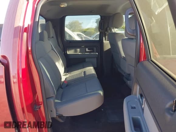 ✅ 2014 Ford F-150 FX4 • VIN: 1FTFW1EF8EKG31330 • Lot: 43642844. Wystawiony na IAAI z przebiegiem 106 722 mil. Bezpłatny archiwum sprzedaży aukcyjnych z USA i szczegółowy raport historii pojazdu na DreamBid. Zdjęcie 8.