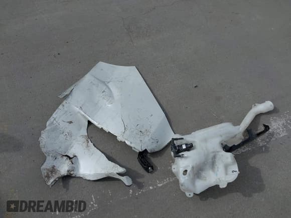 ✅ 2016 Ford Explorer XLT • VIN: 1FM5K7D84GGA35601 • Lot: 42066641. Listed on IAAI with 59,054 mi. Free auction sales archive from the USA and detailed vehicle history report at DreamBid. Image 12.