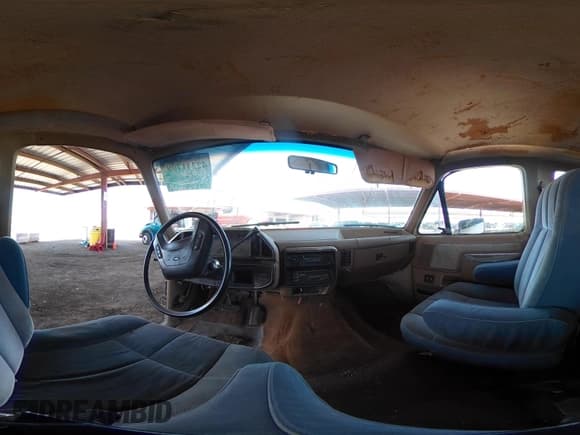 ✅ 1989 Ford F-250 • VIN: 1FTHX25M7KKA61455 • Lot: 42211798. Wystawiony na IAAI z przebiegiem 750 875 mil. Bezpłatny archiwum sprzedaży aukcyjnych z USA i szczegółowy raport historii pojazdu na DreamBid. Zdjęcie 18.