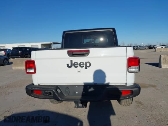 ✅ 2023 Jeep Gladiator Willys • VIN: 1C6HJTAGXPL528674 • Lot: 41376339. Wystawiony na IAAI z przebiegiem 7 102 mil. Bezpłatny archiwum sprzedaży aukcyjnych z USA i szczegółowy raport historii pojazdu na DreamBid. Zdjęcie 16.