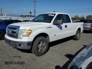 ✅ 2014 Ford F-150 XL • VIN: 1FTFX1ET4EKF77611 • Lot: 82634155. Listed on Copart with 227,383 mi. Free auction sales archive from the USA and detailed vehicle history report at DreamBid. Image 1.