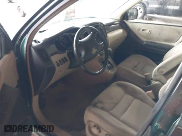 2001 Toyota Highlander с VIN JTEGD21A110012161, выставлен на аукционе IAAI как лот 42479479 с пробегом 205 528 миль миль и . История ставок и продаж доступна на DreamBid. Изображение 12.