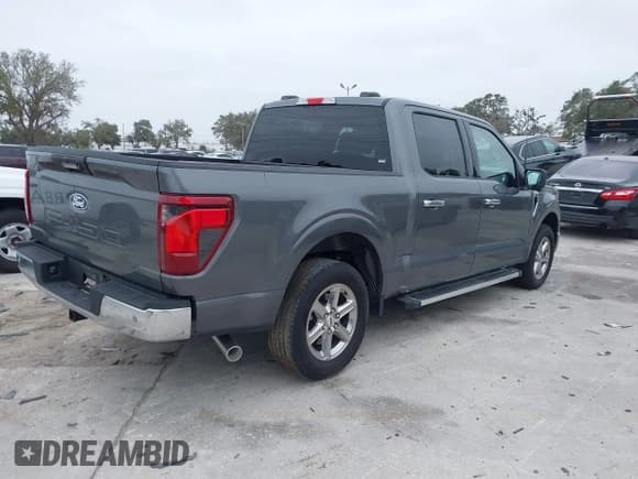 ✅ 2024 Ford F-150 XLT • VIN: 1FTEW3K85RKD73481 • Lot: 41404516. Wystawiony na IAAI z przebiegiem Nie podano. Bezpłatny archiwum sprzedaży aukcyjnych z USA i szczegółowy raport historii pojazdu na DreamBid. Zdjęcie 4.