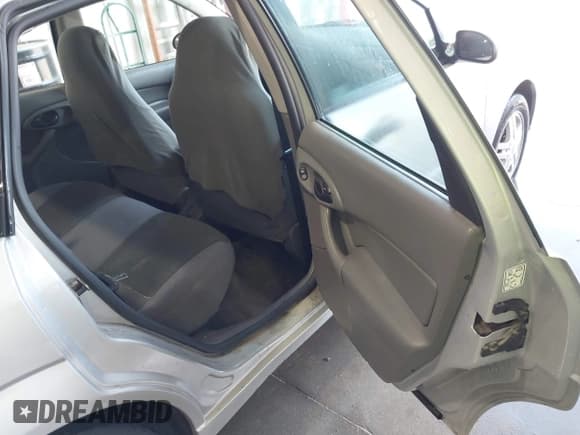 ✅ 2004 Ford Focus SE • VIN: 1FAFP34304W166409 • Lot: 42739476. Listed on IAAI with 152,608 mi. Free auction sales archive from the USA and detailed vehicle history report at DreamBid. Image 8.