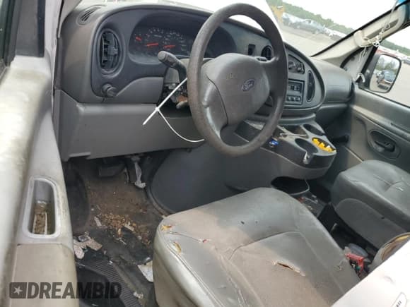 ✅ 2008 Ford Econoline Cargo Commercial • VIN: 1FTNE24W48DA53676 • Лот: 64082405. Опубликован ранее на Copart с пробегом 241 093 миль. Бесплатный доступ к архиву аукционных продаж из США и подробный отчёт об истории автомобиля на DreamBid. Изображение 8.