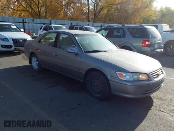 ✅ 2000 Toyota Camry CE • VIN: JT2BG28K4Y0383421 • Lot: 43649966. Wystawiony na IAAI z przebiegiem 207 475 mil. Bezpłatny archiwum sprzedaży aukcyjnych z USA i szczegółowy raport historii pojazdu na DreamBid. Zdjęcie 1.