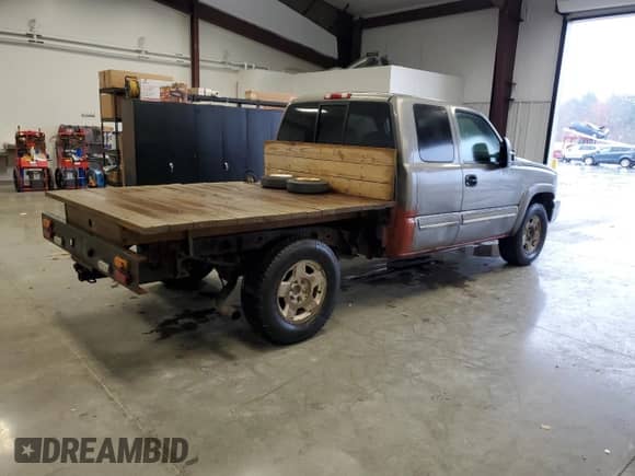 ✅ 2006 Chevrolet Silverado 1500 LS • VIN: 2GCEK19B361143788 • Lot: 78430914. Wystawiony na Copart z przebiegiem Nie podano mil. Skorzystaj z bezpłatnego archiwum sprzedaży aukcyjnych z USA i zobacz szczegółowy raport historii pojazdu na DreamBid. Zdjęcie 3.