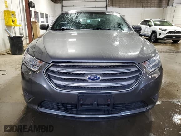 ✅ 2013 Ford Taurus SEL • VIN: 1FAHP2H84DG110704 • Lot: 53538535. Wystawiony na Copart z przebiegiem 129 826 mil. Bezpłatny archiwum sprzedaży aukcyjnych z USA i szczegółowy raport historii pojazdu na DreamBid. Zdjęcie 5.