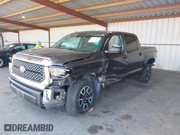✅ 2019 Toyota Tundra SR5 • VIN: 5TFDY5F19KX796801 • Lot: 42549467. Wystawiony na IAAI z przebiegiem 87 863 mil. Bezpłatny archiwum sprzedaży aukcyjnych z USA i szczegółowy raport historii pojazdu na DreamBid. Zdjęcie 2.