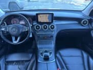 ✅ 2016 Mercedes-Benz GLC 300 • VIN: WDC0G4KB8GF019995 • Lot: 41654638. Wystawiony na IAAI z przebiegiem 143 829 mil. Bezpłatny archiwum sprzedaży aukcyjnych z USA i szczegółowy raport historii pojazdu na DreamBid. Zdjęcie 6.