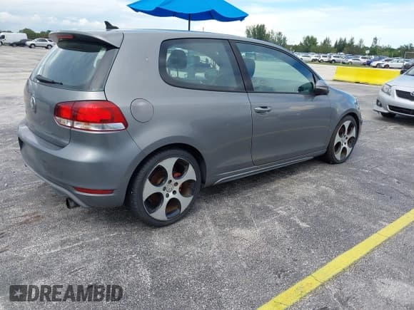 ✅ 2011 Volkswagen Golf GTI w/Sunroof • VIN: WVWEV7AJ8BW028622 • Lot: 43299656. Listed on IAAI with 107,934 mi. Free auction sales archive from the USA and detailed vehicle history report at DreamBid. Image 4.