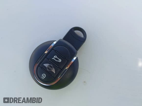 ✅ 2017 MINI Convertible Cooper S • VIN: WMWWG9C53H3C22950 • Lot: 42297714. Wystawiony na IAAI z przebiegiem 22 613 mil. Bezpłatny archiwum sprzedaży aukcyjnych z USA i szczegółowy raport historii pojazdu na DreamBid. Zdjęcie 11.