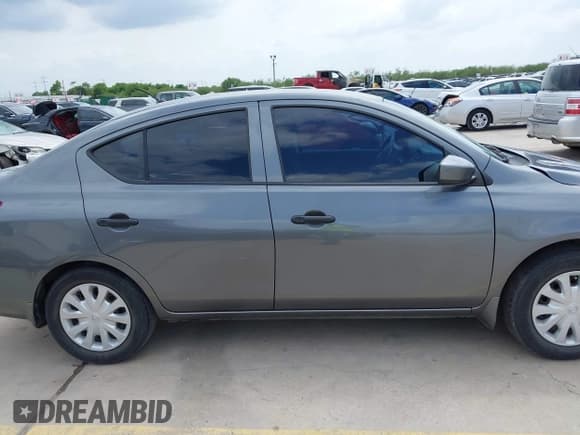 ✅ 2016 Nissan Versa S Plus • VIN: 3N1CN7AP8GL837372 • Lot: 42352185. Wystawiony na IAAI z przebiegiem 105 001 mil. Bezpłatny archiwum sprzedaży aukcyjnych z USA i szczegółowy raport historii pojazdu na DreamBid. Zdjęcie 14.