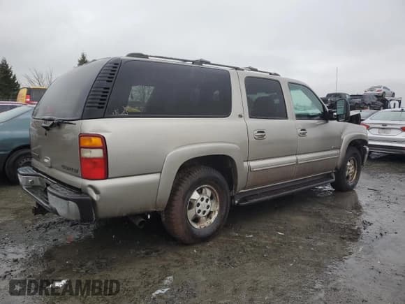 ✅ 2000 Chevrolet Suburban LS • VIN: 3GNFK16TXYG205867 • Лот: 87032424. Опубликован ранее на Copart с пробегом 307 632 миль. Бесплатный доступ к архиву аукционных продаж из США и подробный отчёт об истории автомобиля на DreamBid. Изображение 3.