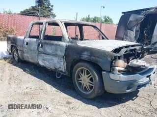 2006 GMC Sierra 1500 SL with VIN 2GTEC13V461343983, listed as a IAAI auction lot 42374701 with Not provided miles and . Bid and sale history available at DreamBid. Image 1.