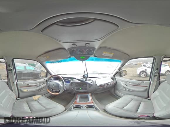 ✅ 1999 Lincoln Navigator • VIN: 5LMPU28A8XLJ41265 • Лот: 44762915. Опубликован ранее на Copart с пробегом 292 137 миль. Бесплатный доступ к архиву аукционных продаж из США и подробный отчёт об истории автомобиля на DreamBid. Изображение 14.