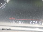 ✅ 2013 BMW 5 Series 550i xDrive • VIN: WBAFU9C5XDDY70344 • Lot: 42856928. Wystawiony na IAAI z przebiegiem 118 193 mil. Bezpłatny archiwum sprzedaży aukcyjnych z USA i szczegółowy raport historii pojazdu na DreamBid. Zdjęcie 16.