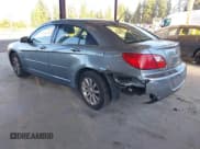 ✅ 2010 Chrysler Sebring Limited • VIN: 1C3CC5FD4AN190762 • Lot: 43442799. Wystawiony na IAAI z przebiegiem 103 618 mil. Bezpłatny archiwum sprzedaży aukcyjnych z USA i szczegółowy raport historii pojazdu na DreamBid. Zdjęcie 3.