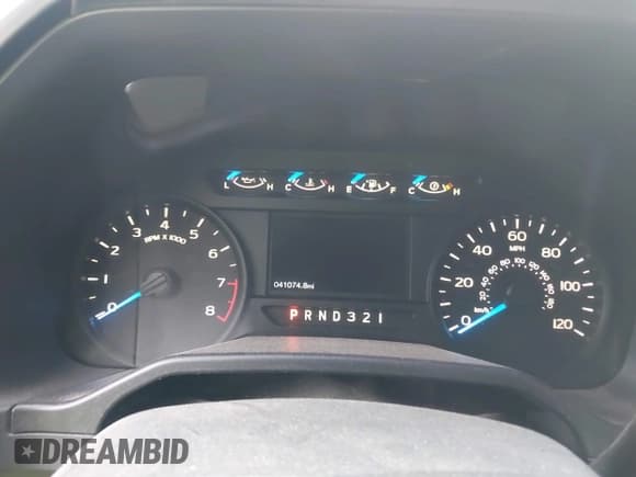 ✅ 2017 Ford F-150 XL • VIN: 1FTMF1C85HFB28749 • Lot: 43580955. Listed on IAAI with 41,074 mi. Free auction sales archive from the USA and detailed vehicle history report at DreamBid. Image 7.