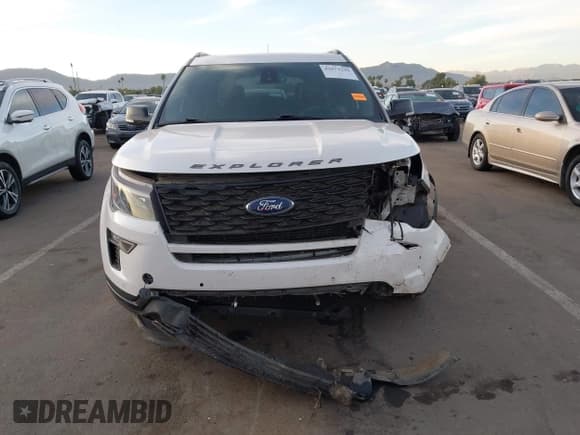 ✅ 2018 Ford Explorer Sport • VIN: 1FM5K8GT6JGC87122 • Lot: 43673299. Wystawiony na IAAI z przebiegiem 118 391 mil. Bezpłatny archiwum sprzedaży aukcyjnych z USA i szczegółowy raport historii pojazdu na DreamBid. Zdjęcie 13.