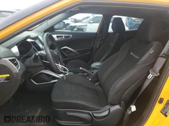 ✅ 2016 Hyundai Veloster • VIN: KMHTC6AD7GU287604 • Lot: 78749604. Wystawiony na Copart z przebiegiem 106 748 mil. Bezpłatny archiwum sprzedaży aukcyjnych z USA i szczegółowy raport historii pojazdu na DreamBid. Zdjęcie 7.