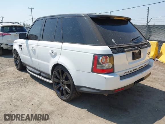 ✅ 2011 Land Rover Range Rover Sport HSE • VIN: SALSF2D49BA282662 • Lot: 42633272. Listed on IAAI with 157,581 mi. Free auction sales archive from the USA and detailed vehicle history report at DreamBid. Image 3.