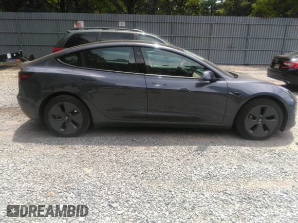 ✅ 2023 Tesla Model 3 Long Range • VIN: 5YJ3E1EB2PF633240 • Lot: 39650160. Wystawiony na IAAI z przebiegiem 15 628 mil. Bezpłatny archiwum sprzedaży aukcyjnych z USA i szczegółowy raport historii pojazdu na DreamBid. Zdjęcie 13.