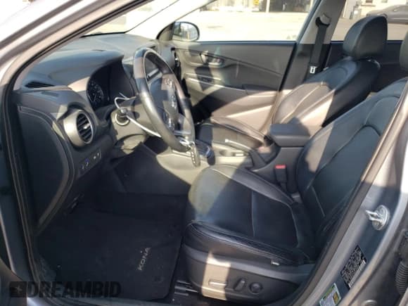 ✅ 2018 Hyundai Kona SEL • VIN: KM8K62AA9JU134974 • Лот: 72682723. Опубликован ранее на Copart с пробегом 33 574 миль. Бесплатный доступ к архиву аукционных продаж из США и подробный отчёт об истории автомобиля на DreamBid. Изображение 7.