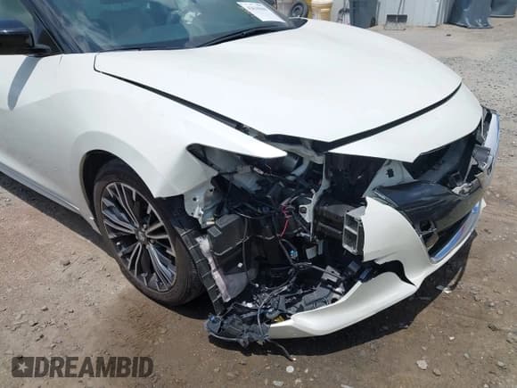 ✅ 2017 Nissan Maxima S • VIN: 1N4AA6AP6HC386701 • Lot: 42635869. Listed on IAAI with 57,825 mi. Free auction sales archive from the USA and detailed vehicle history report at DreamBid. Image 6.