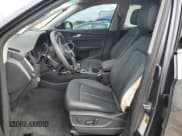 ✅ 2023 Audi Q5 S line Premium • VIN: WA1GAAFY0P2060464 • Lot: 80366795. Wystawiony na Copart z przebiegiem 13 221 mil. Bezpłatny archiwum sprzedaży aukcyjnych z USA i szczegółowy raport historii pojazdu na DreamBid. Zdjęcie 7.