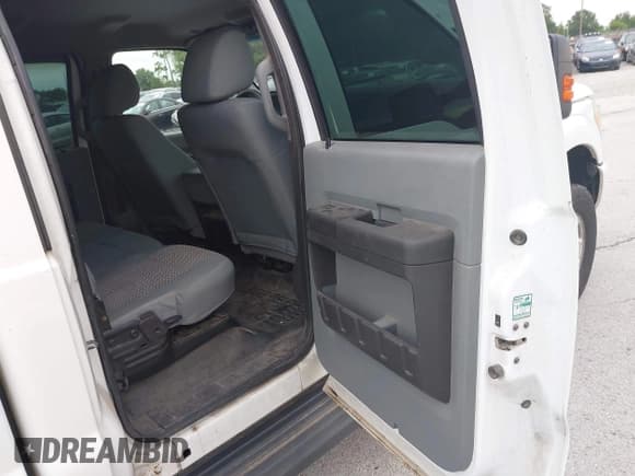 ✅ 2012 Ford F-250 XL • VIN: 1FT7W2BT0CEA81573 • Лот: 42951819. Опубликован ранее на IAAI с пробегом 230 192 миль. Бесплатный доступ к архиву аукционных продаж из США и подробный отчёт об истории автомобиля на DreamBid. Изображение 7.