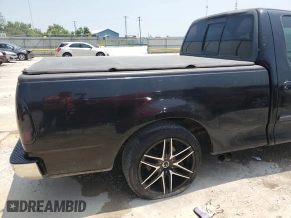 ✅ 2001 Ford F-150 XL • VIN: 1FTRF17L11NA64449 • Lot: 59757325. Wystawiony na Copart z przebiegiem Nie podano. Bezpłatny archiwum sprzedaży aukcyjnych z USA i szczegółowy raport historii pojazdu na DreamBid. Zdjęcie 10.