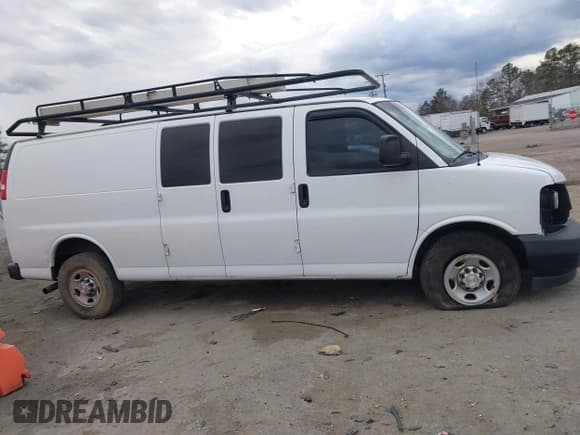 ✅ 2017 Chevrolet Express Cargo • VIN: 1GCWGBFG4H1348685 • Lot: 41234959. Listed on IAAI with 215,067 mi. Free auction sales archive from the USA and detailed vehicle history report at DreamBid. Image 13.
