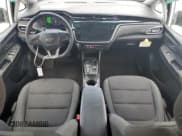 ✅ 2023 Chevrolet Bolt EV 1LT • VIN: 1G1FW6S08P4107009 • Lot: 55643034. Wystawiony na Copart z przebiegiem 50 790 mil. Bezpłatny archiwum sprzedaży aukcyjnych z USA i szczegółowy raport historii pojazdu na DreamBid. Zdjęcie 8.