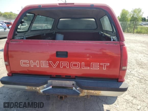✅ 1999 Chevrolet Silverado 3500 • VIN: 1GCHC33J3XF055520 • Лот: 71958374. Опубликован ранее на Copart с пробегом 242 976 миль. Бесплатный доступ к архиву аукционных продаж из США и подробный отчёт об истории автомобиля на DreamBid. Изображение 6.
