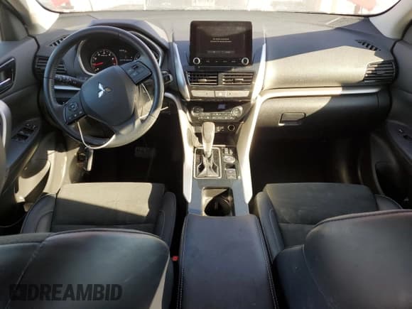 ✅ 2022 Mitsubishi Eclipse Cross SE • VIN: JA4ATWAA8NZ002226 • Lot: 42718015. Wystawiony na Copart z przebiegiem 27 146 mil. Bezpłatny archiwum sprzedaży aukcyjnych z USA i szczegółowy raport historii pojazdu na DreamBid. Zdjęcie 8.