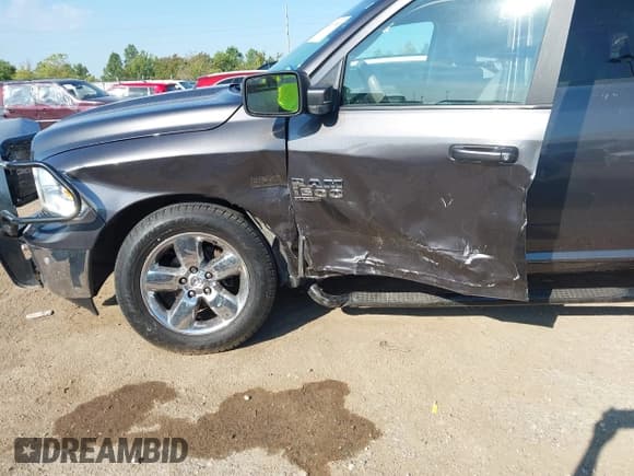 ✅ 2019 Ram 1500 Lone Star • VIN: 1C6RR6LTXKS529444 • Lot: 43403085. Wystawiony na IAAI z przebiegiem 118 580 mil. Bezpłatny archiwum sprzedaży aukcyjnych z USA i szczegółowy raport historii pojazdu na DreamBid. Zdjęcie 6.