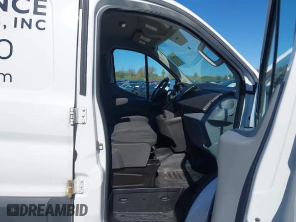 ✅ 2015 Ford Transit Cargo • VIN: 1FTNR1ZM6FKB04366 • Лот: 43454337. Опубликован ранее на IAAI с пробегом 161 790 миль. Бесплатный доступ к архиву аукционных продаж из США и подробный отчёт об истории автомобиля на DreamBid. Изображение 5.