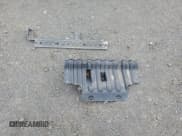 ✅ 2005 GMC Sierra 2500HD SLT • VIN: 1GTHK23UX5F819481 • Lot: 68189915. Listed on Copart with 206,112 mi. Free auction sales archive from the USA and detailed vehicle history report at DreamBid. Image 12.