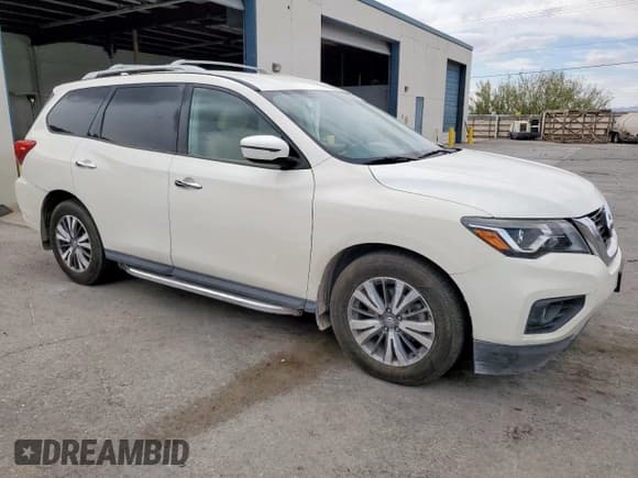 ✅ 2019 Nissan Pathfinder SV • VIN: 5N1DR2MN0KC641204 • Lot: 62415325. Wystawiony na Copart z przebiegiem 135 137 mil. Bezpłatny archiwum sprzedaży aukcyjnych z USA i szczegółowy raport historii pojazdu na DreamBid. Zdjęcie 4.