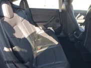 ✅ 2022 Tesla Model Y Performance • VIN: 7SAYGDEF3NF403775 • Lot: 41447872. Wystawiony na IAAI z przebiegiem 31 906 mil. Bezpłatny archiwum sprzedaży aukcyjnych z USA i szczegółowy raport historii pojazdu na DreamBid. Zdjęcie 8.