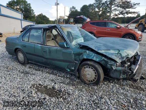 ✅ 1993 Honda Accord • VIN: 1HGCB7674PA054864 • Lot: 72613374. Wystawiony na Copart z przebiegiem 197 683 mil. Bezpłatny archiwum sprzedaży aukcyjnych z USA i szczegółowy raport historii pojazdu na DreamBid. Zdjęcie 4.