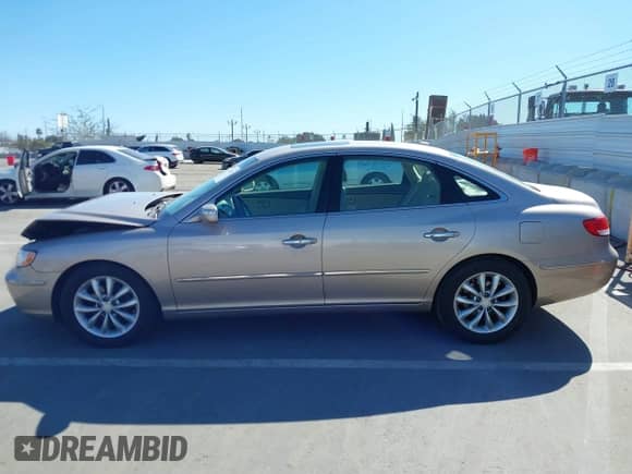 2007 Hyundai Azera SE with VIN KMHFC46F07A183646, listed as a IAAI auction lot 41705832 with 67,230 mi miles and . Bid and sale history available at DreamBid. Image 15.
