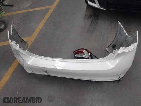 ✅ 2018 Infiniti Q50 Sport • VIN: JN1EV7APXJM354228 • Lot: 42141604. Wystawiony na IAAI z przebiegiem 108 150 mil. Bezpłatny archiwum sprzedaży aukcyjnych z USA i szczegółowy raport historii pojazdu na DreamBid. Zdjęcie 12.